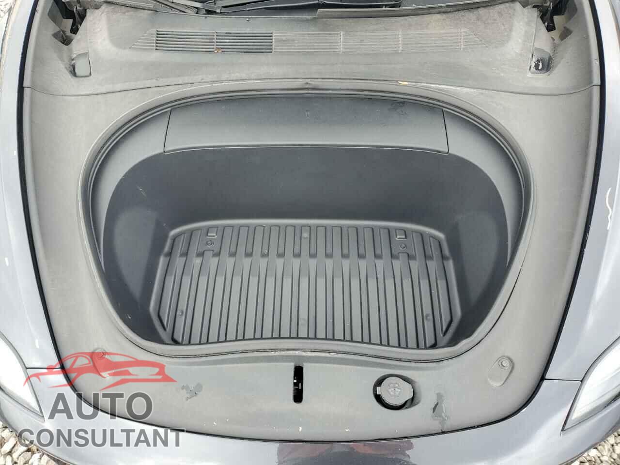 TESLA MODEL 3 2024 - 5YJ3E1EA5RF717028