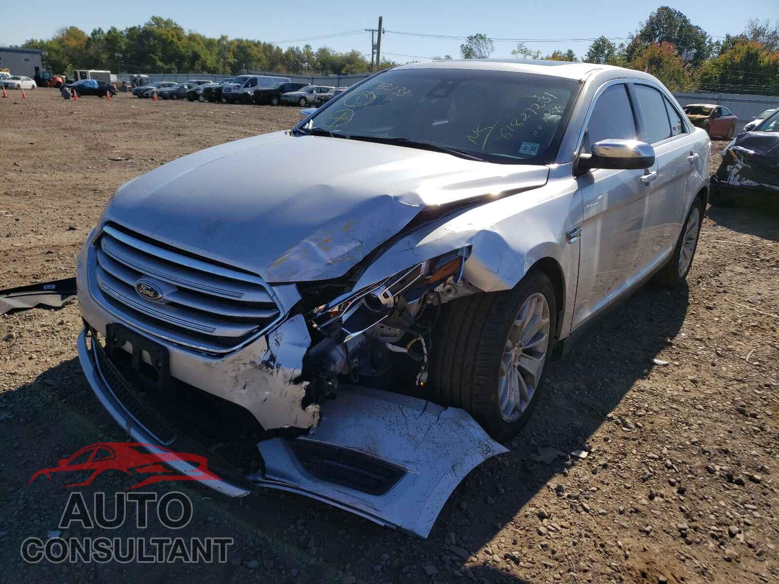FORD TAURUS 2017 - 1FAHP2F82HG121550
