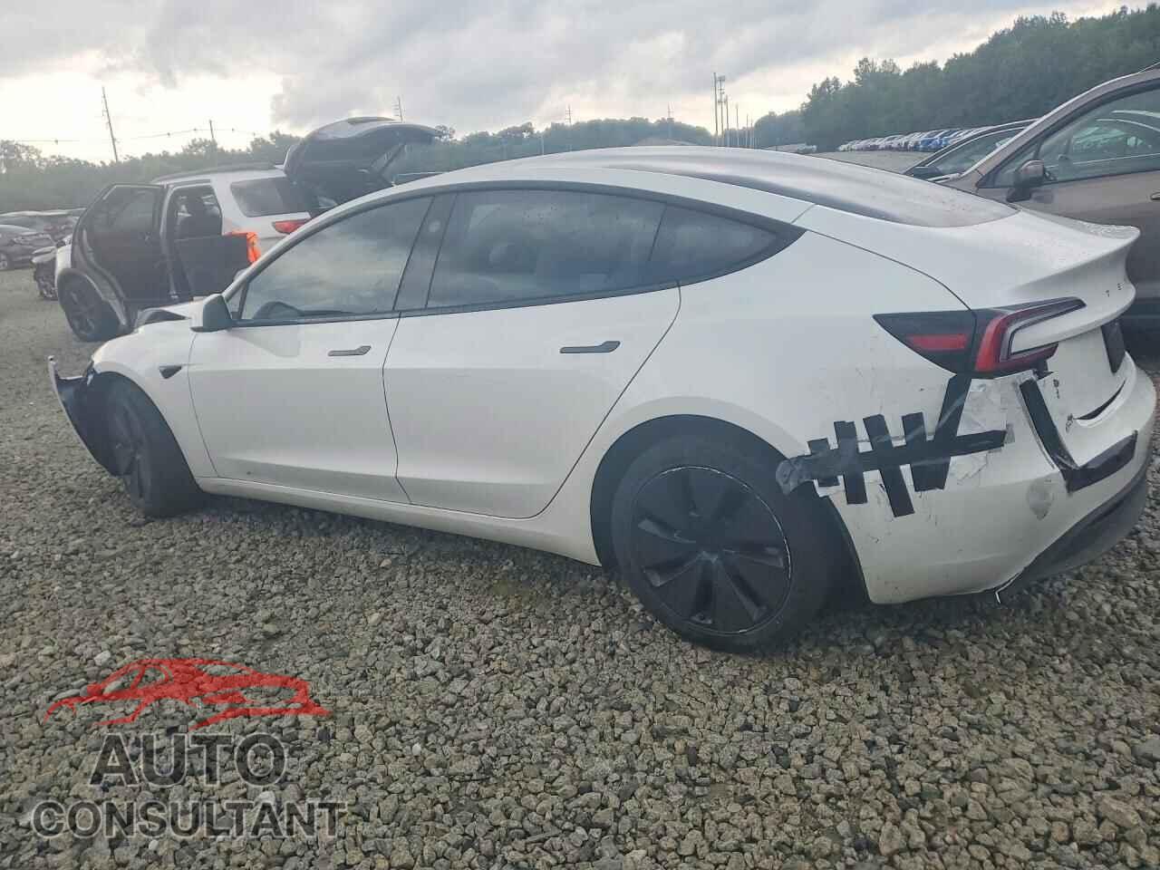 TESLA MODEL 3 2024 - 5YJ3E1EA9RF784246