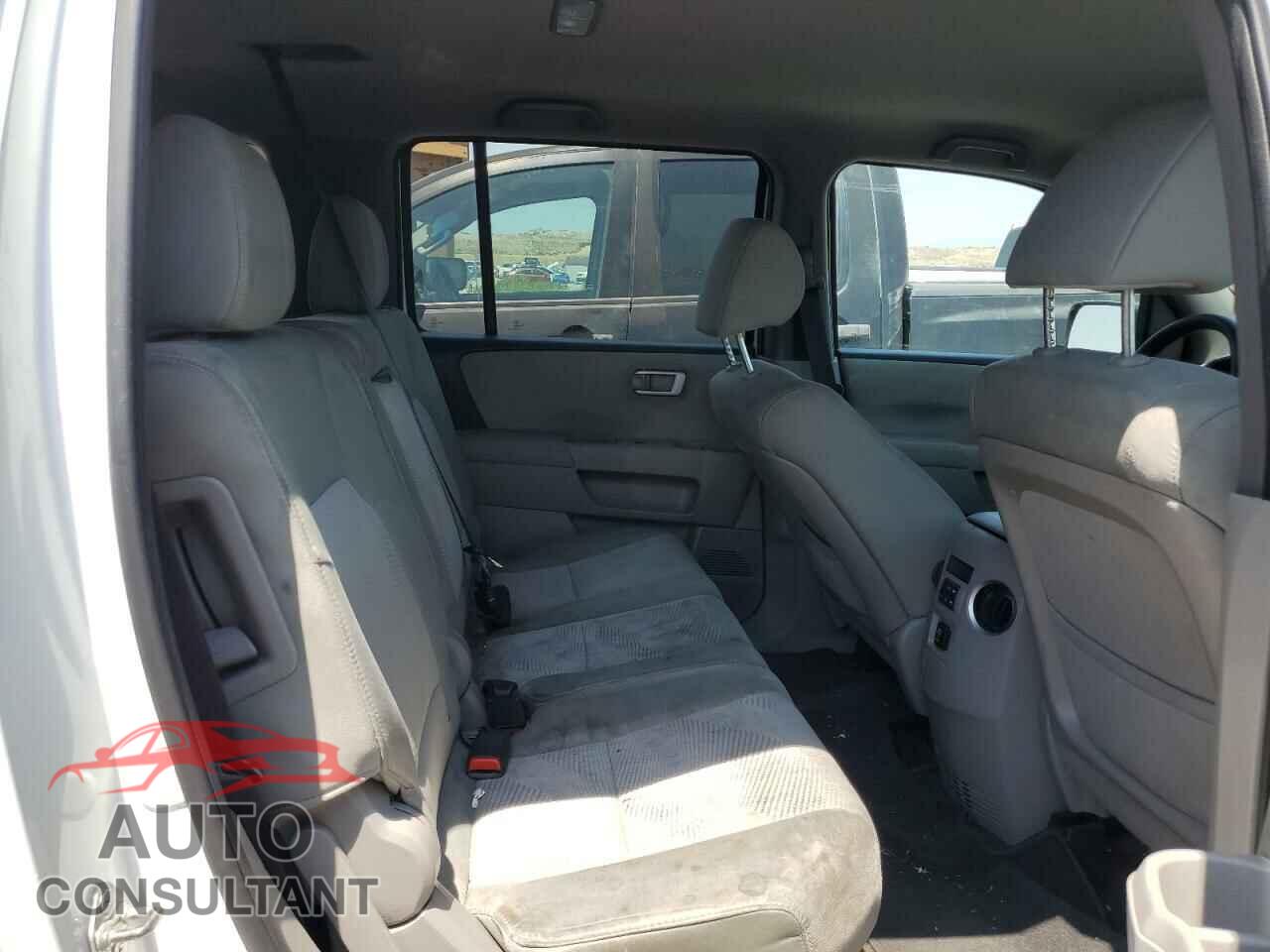 HONDA PILOT 2015 - 5FNYF4H29FB064076