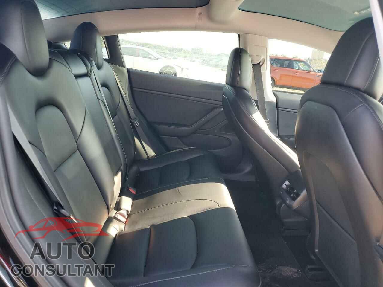 TESLA MODEL 3 2018 - 5YJ3E1EA9JF165621