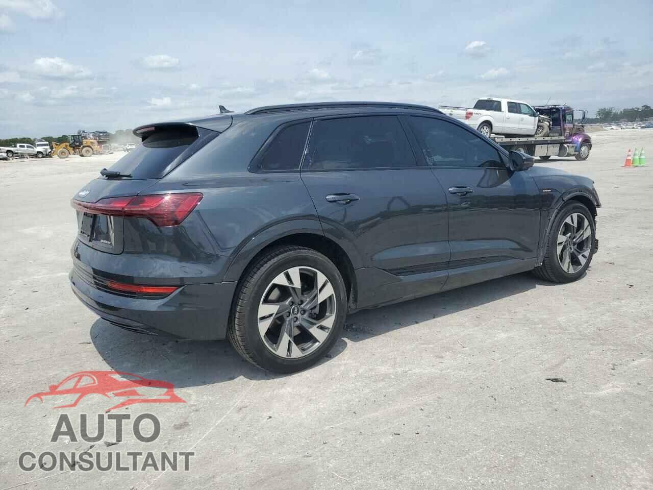 AUDI E-TRON 2021 - WA1AAAGE2MB010865