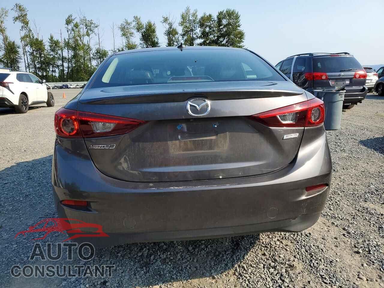 MAZDA 3 2018 - 3MZBN1W35JM262772