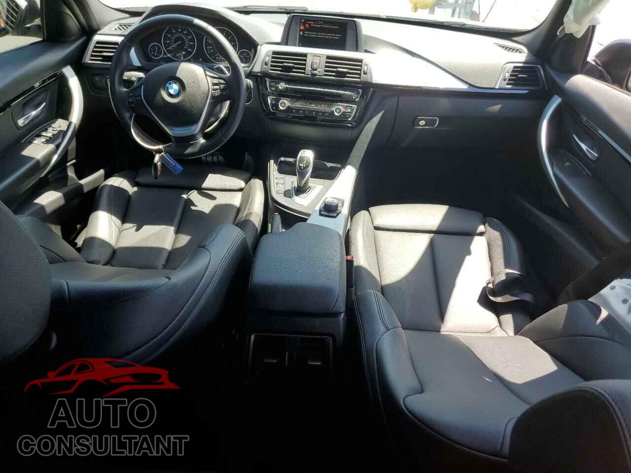 BMW 3 SERIES 2016 - WBA8E9G50GNU30227
