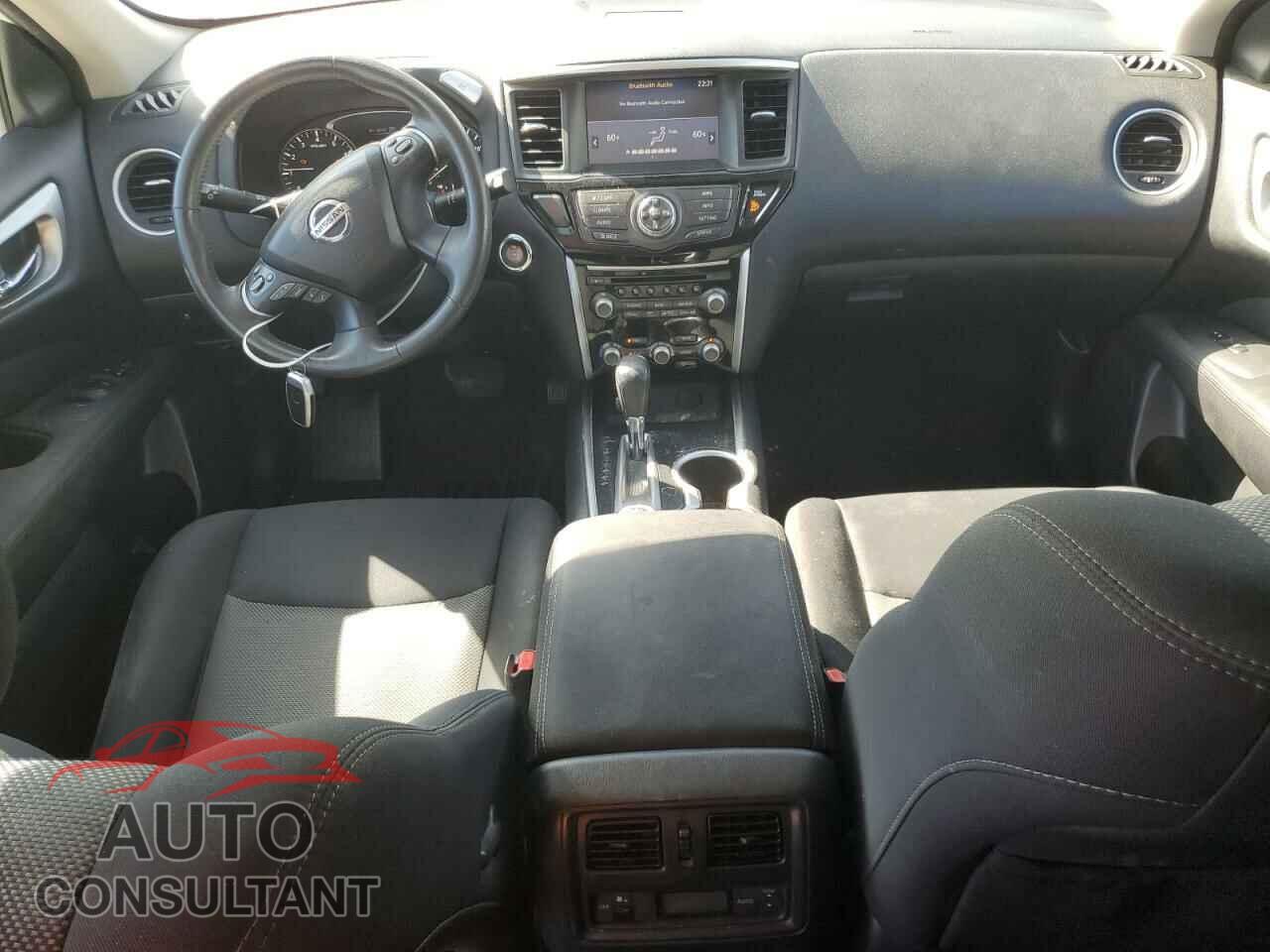 NISSAN PATHFINDER 2017 - 5N1DR2MM3HC657767
