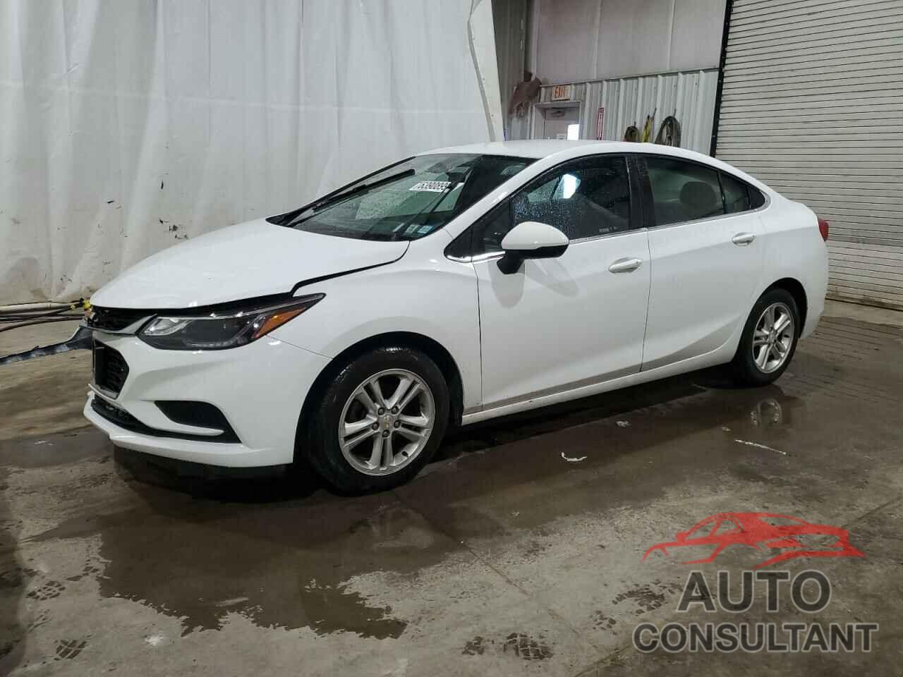 CHEVROLET CRUZE 2018 - 1G1BE5SM5J7232974