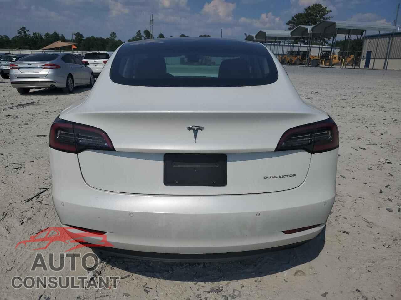 TESLA MODEL 3 2022 - 5YJ3E1EB0NF256372