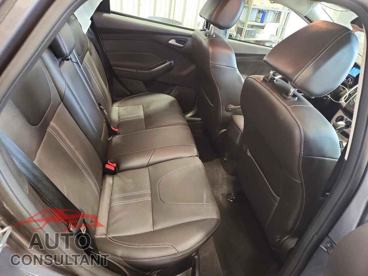 FORD FOCUS 2014 - 1FADP3F29EL194675
