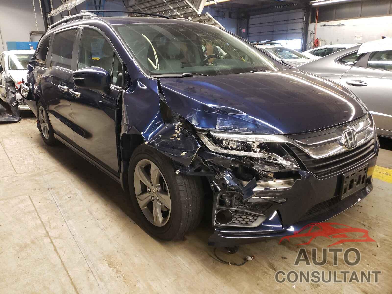 HONDA ODYSSEY 2018 - 5FNRL6H70JB021016