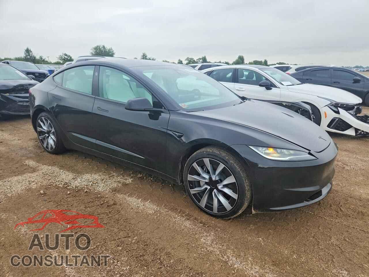 TESLA MODEL 3 2026 - 5YJ3E1EB3TF215859