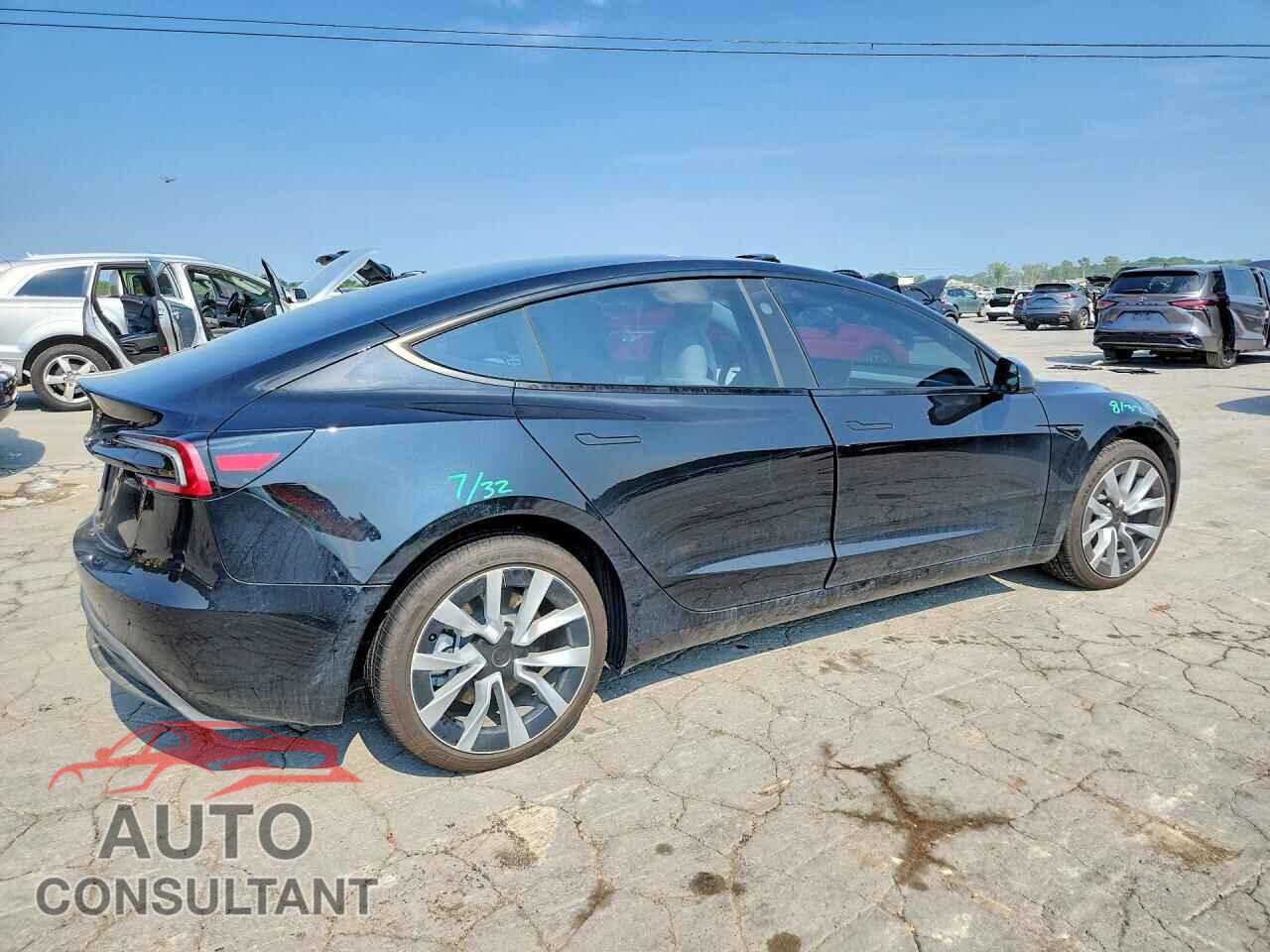 TESLA MODEL 3 2026 - 5YJ3E1EA2TF140904