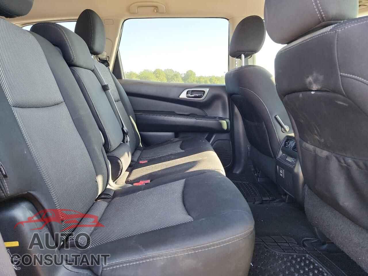 NISSAN PATHFINDER 2018 - 5N1DR2MM8JC604181