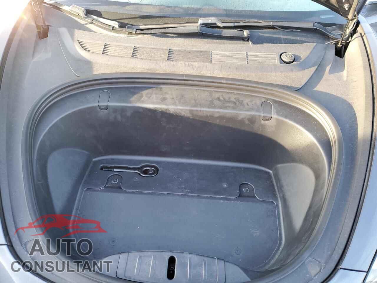 TESLA MODEL 3 2019 - 5YJ3E1EA4KF311201
