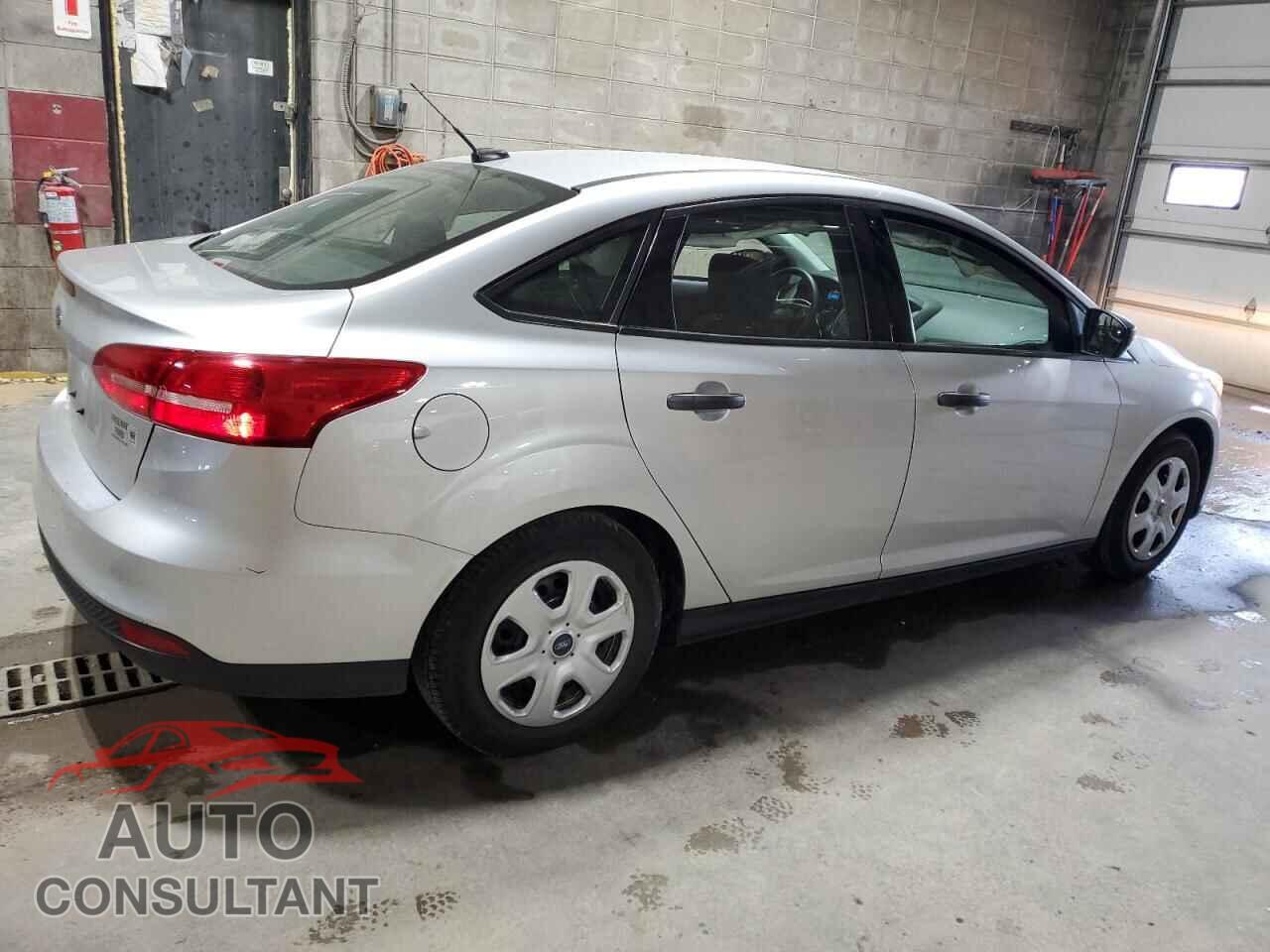 FORD FOCUS 2017 - 1FADP3E23HL258103