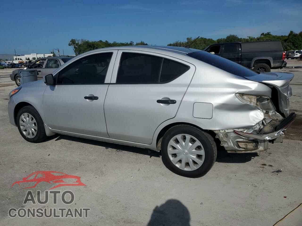 NISSAN VERSA 2017 - 3N1CN7AP3HL829939