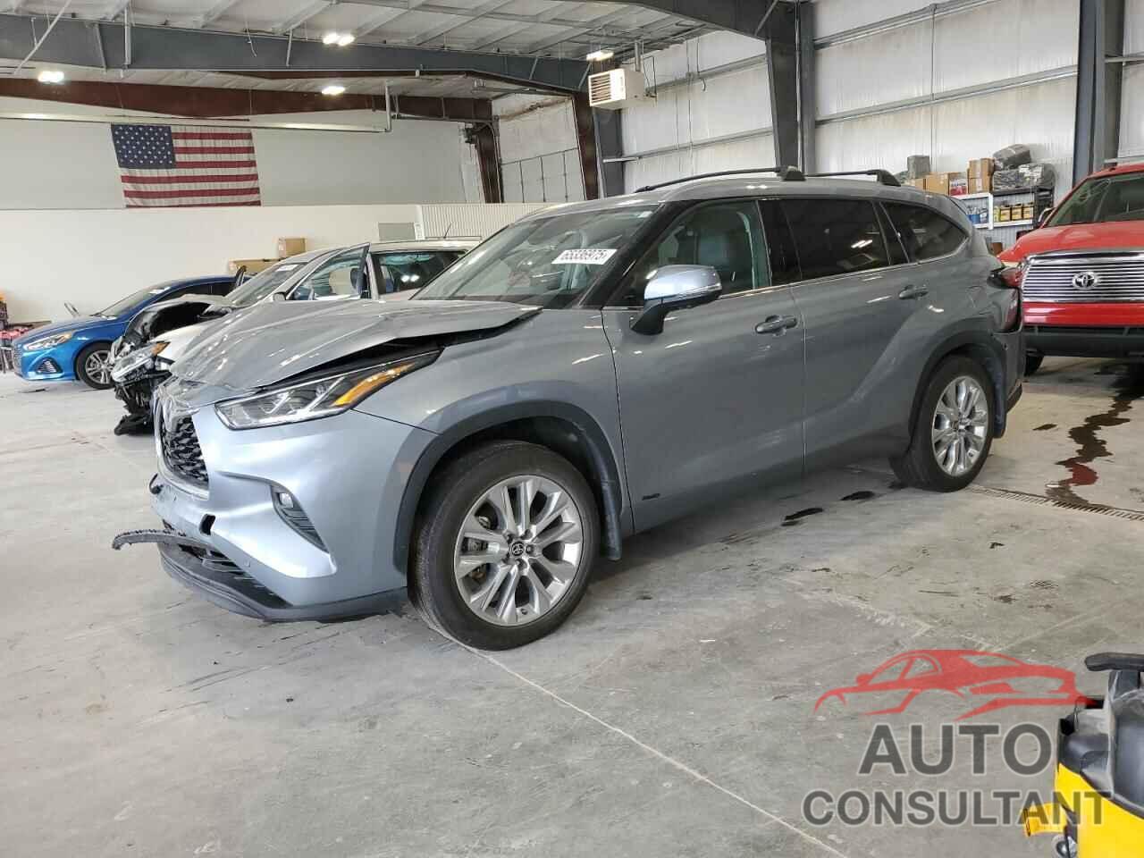 TOYOTA HIGHLANDER 2023 - 5TDXBRCH1PS586519