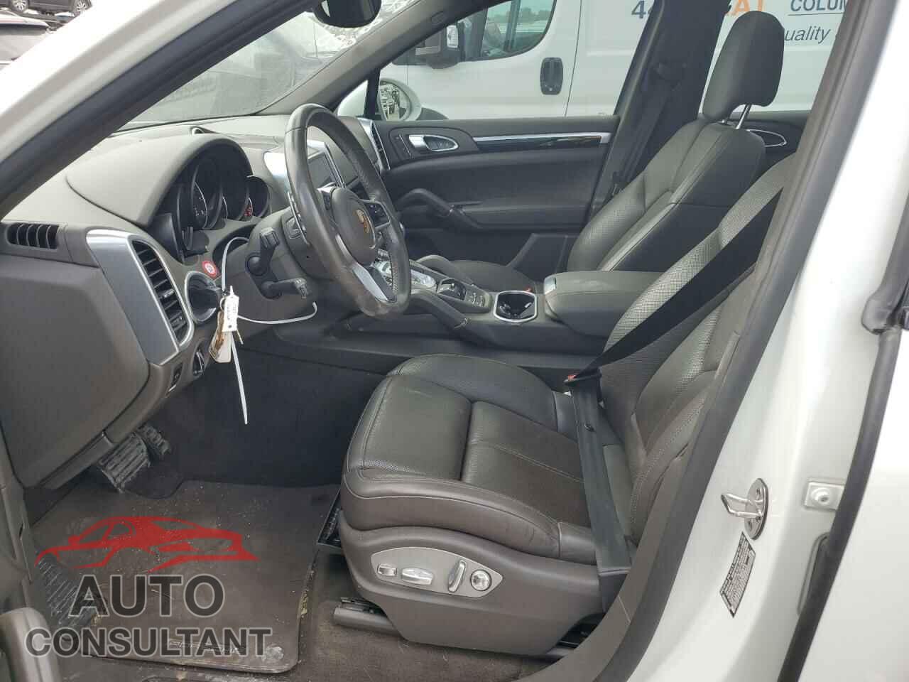 PORSCHE CAYENNE 2017 - WP1AA2A21HKA85619