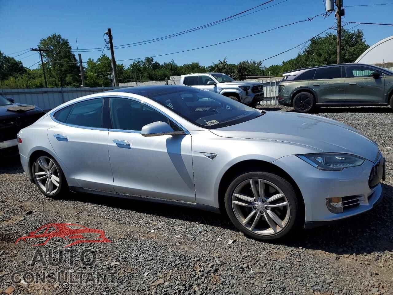 TESLA MODEL S 2012 - 5YJSA1DN8CFP02395