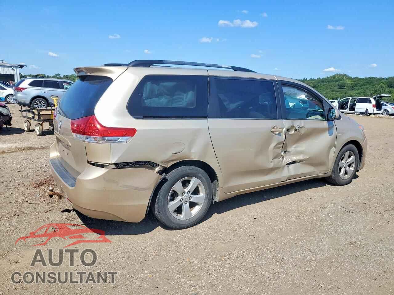 TOYOTA SIENNA 2013 - 5TDKK3DC8DS373265
