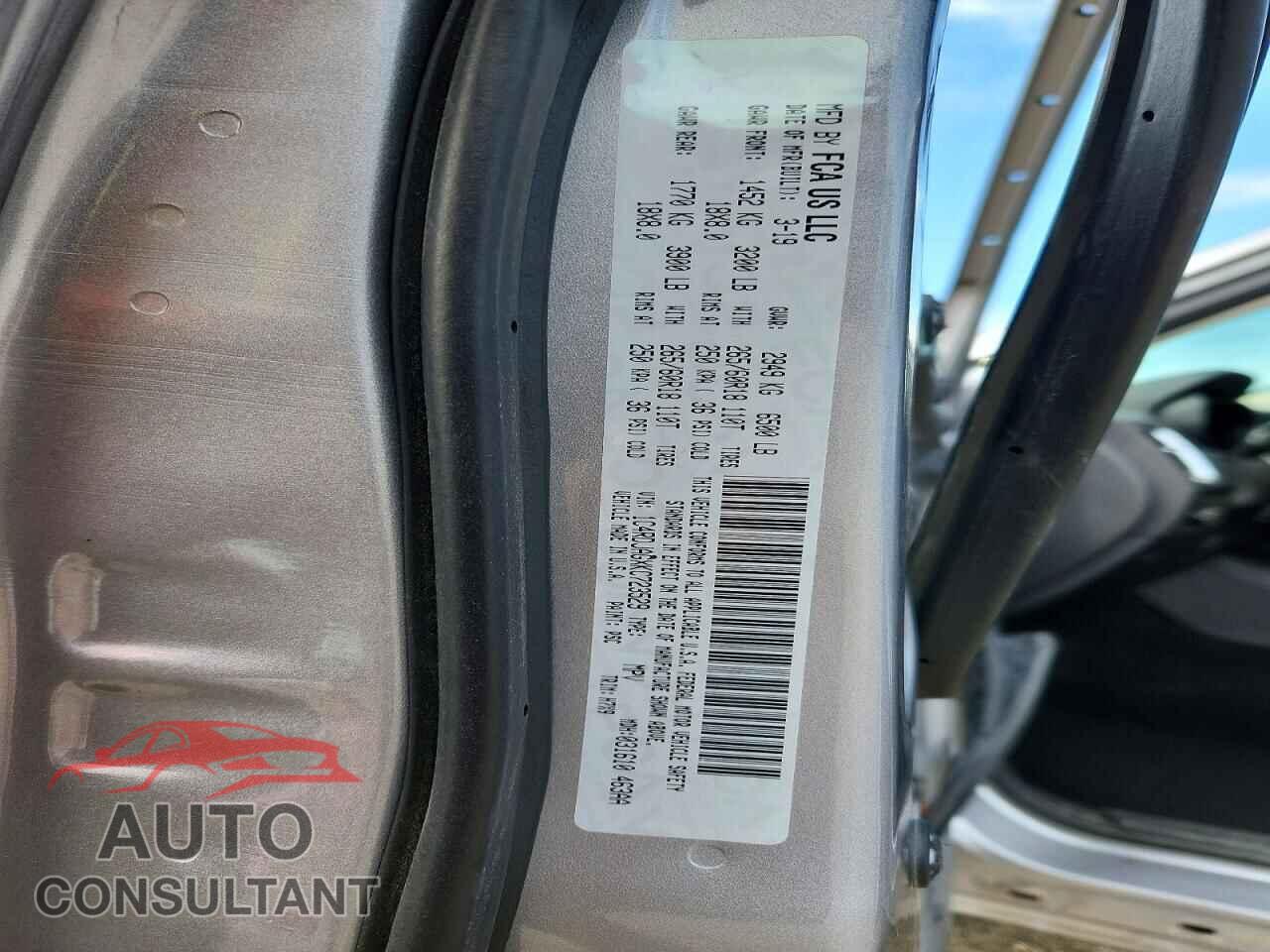 DODGE DURANGO 2019 - 1C4RDJAGXKC723529