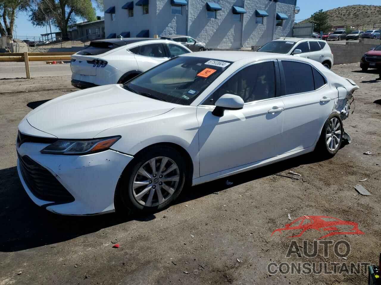 TOYOTA CAMRY 2018 - JTNB11HKXJ3048201