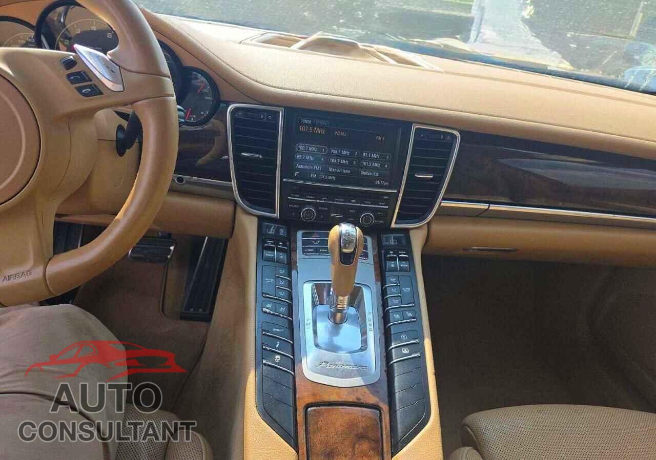PORSCHE PANAMERA 2015 - WP0AA2A72FL000498
