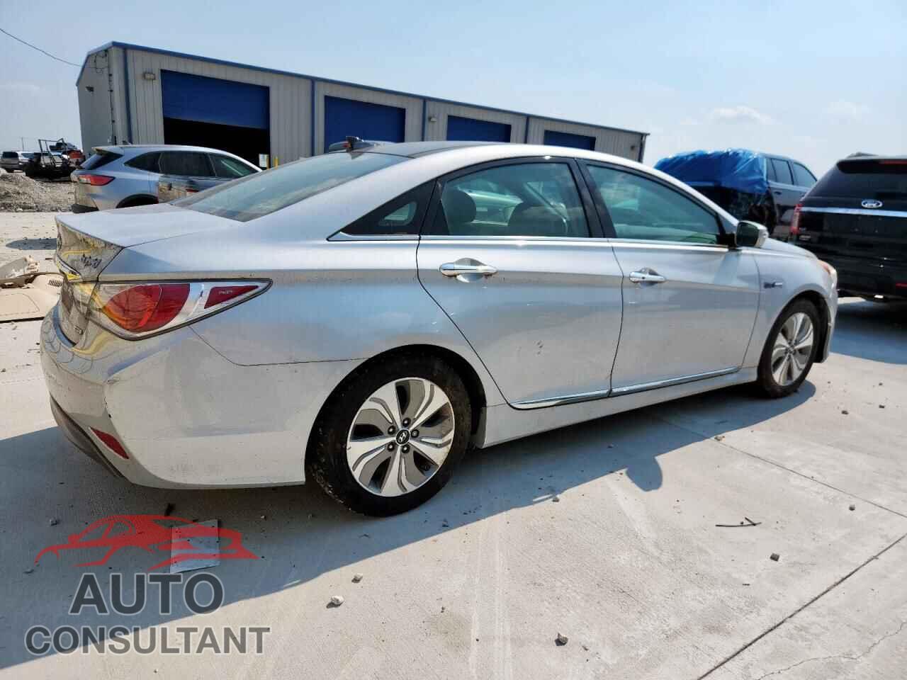 HYUNDAI SONATA 2015 - KMHEC4A49FA129245