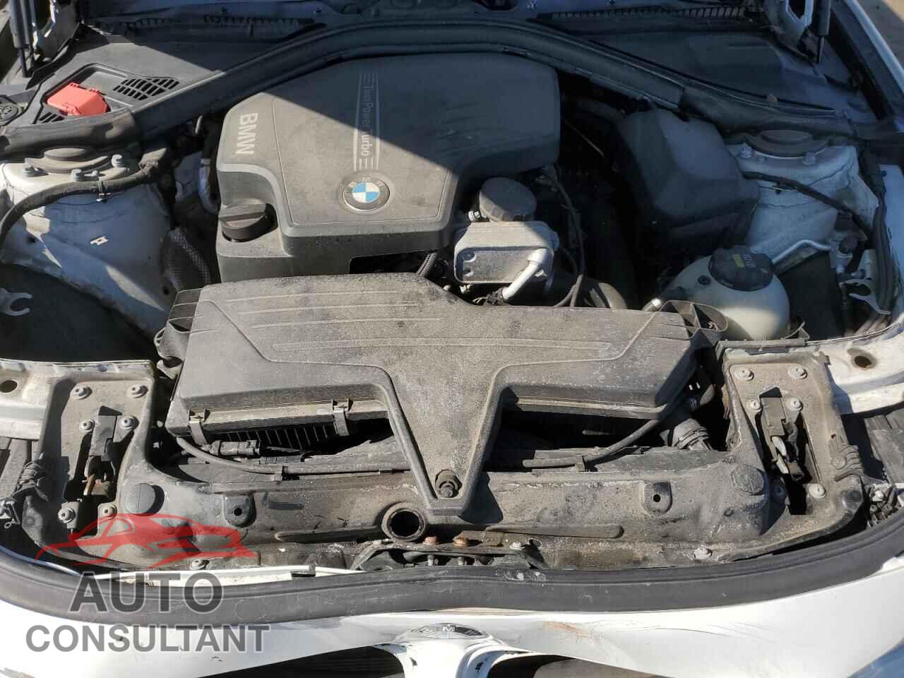 BMW 3 SERIES 2016 - WBA8E3G54GNU01083