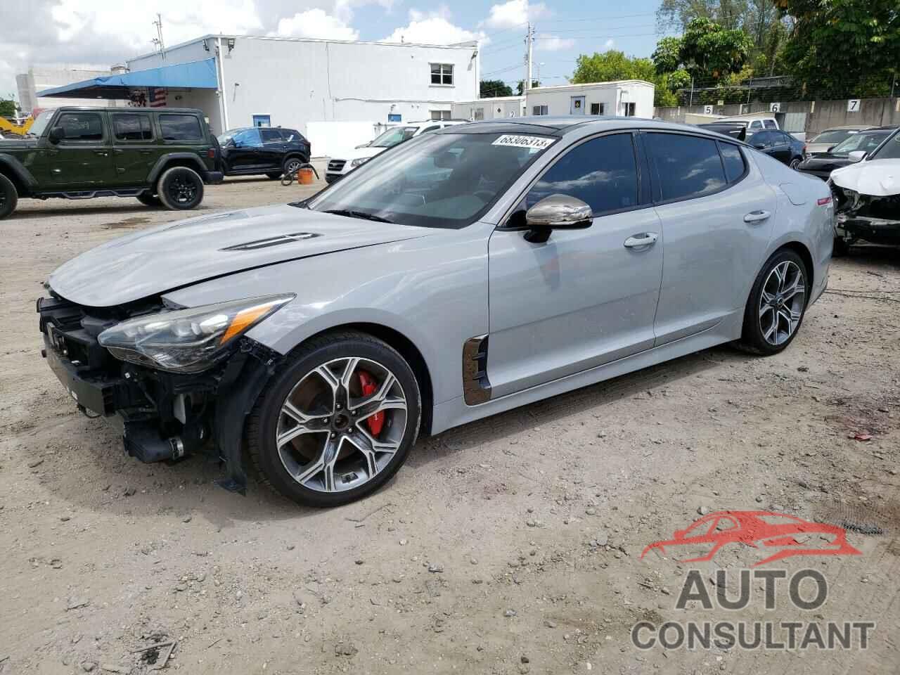 KIA STINGER 2018 - KNAE45LC0J6029930