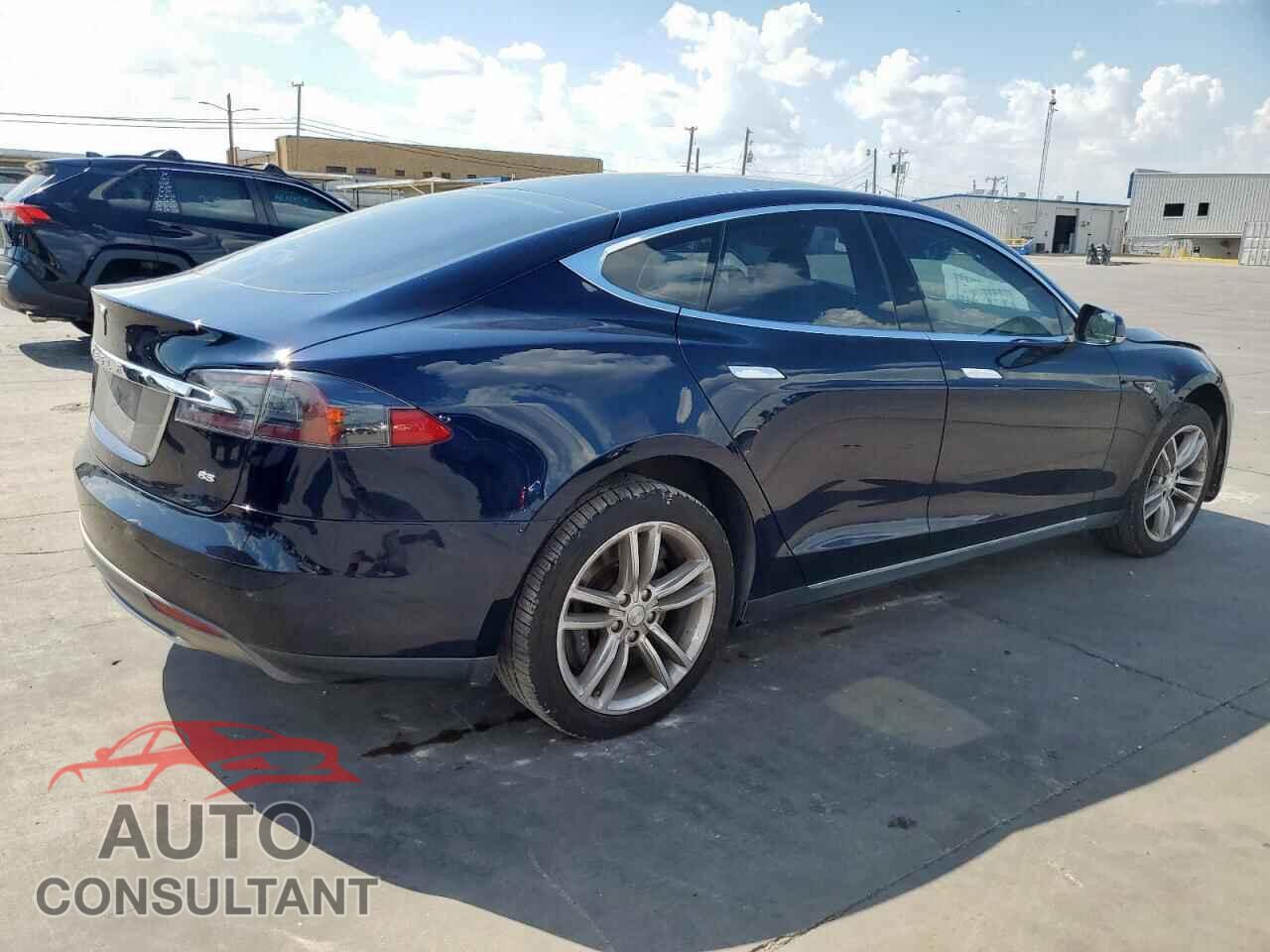 TESLA MODEL S 2013 - 5YJSA1CN8DFP05784