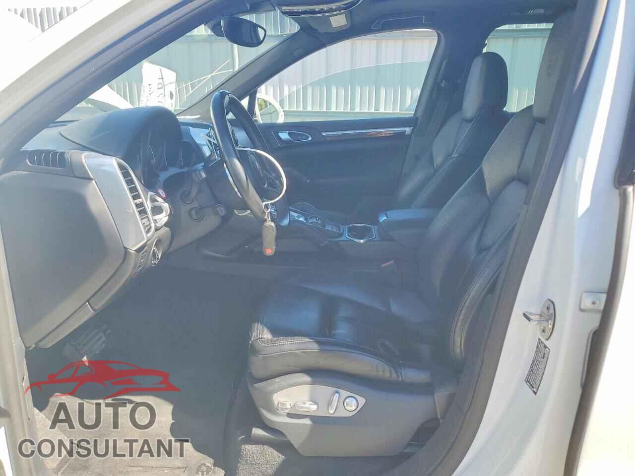 PORSCHE CAYENNE 2017 - WP1AA2A24HKA82424
