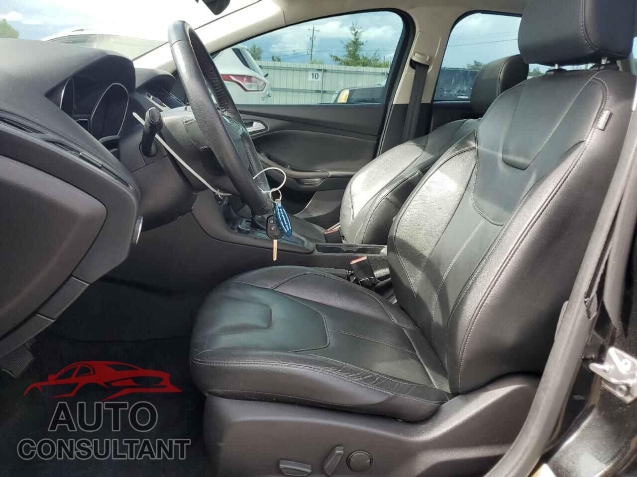 FORD FOCUS 2015 - 1FADP3K21FL374854