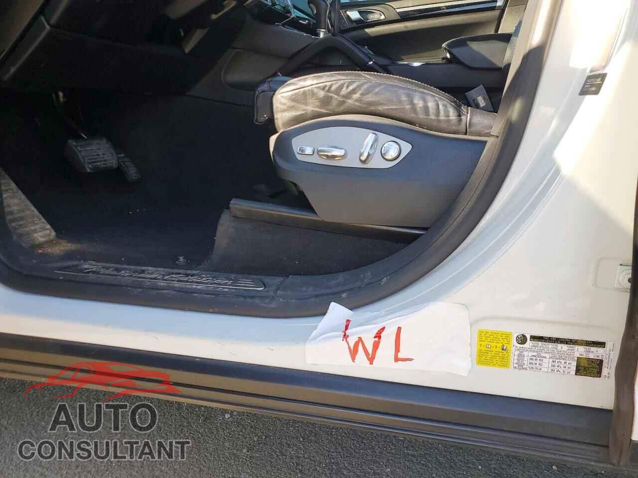 PORSCHE CAYENNE 2017 - WP1AA2A26HKA87933