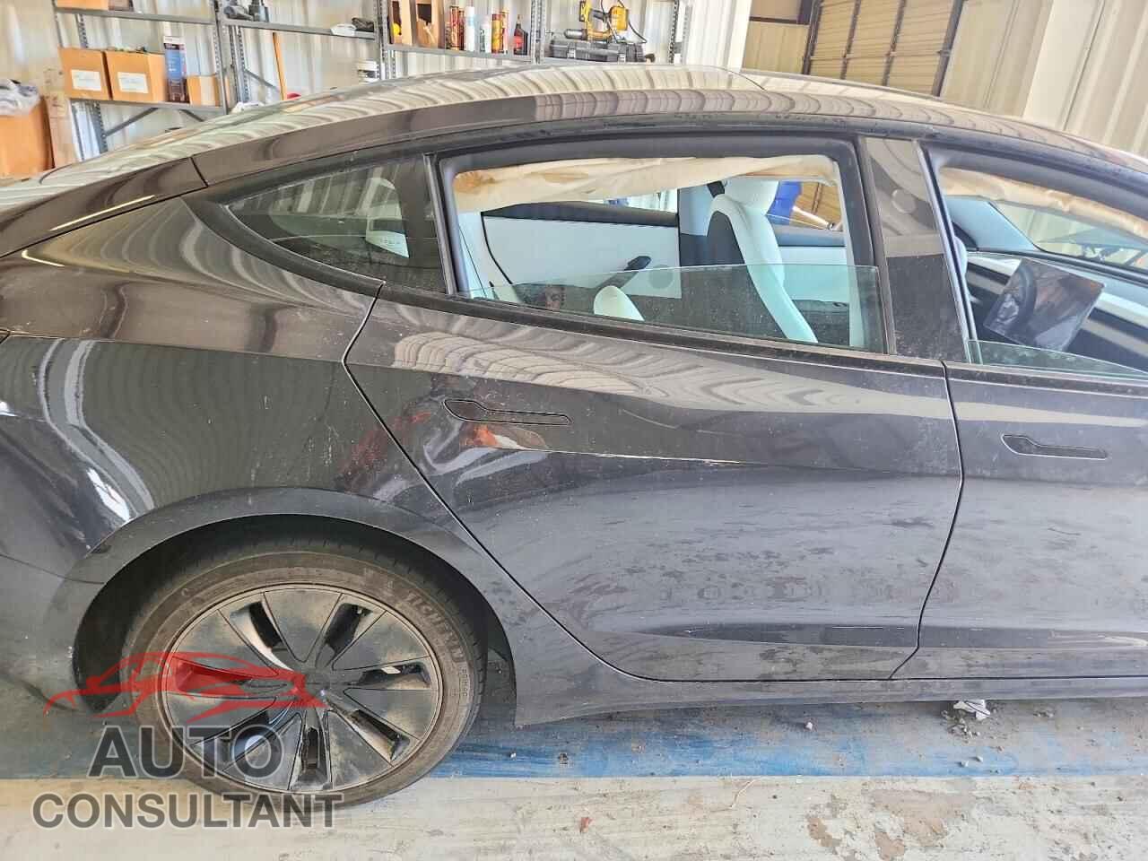 TESLA MODEL 3 2025 - 5YJ3E1EA2SF916611