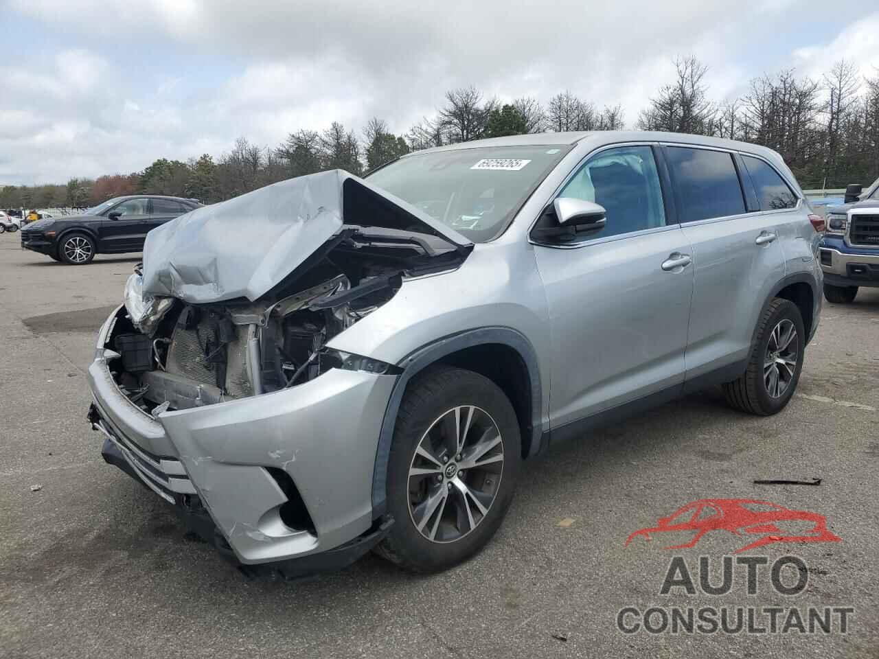 TOYOTA HIGHLANDER 2019 - 5TDZARFH2KS050940