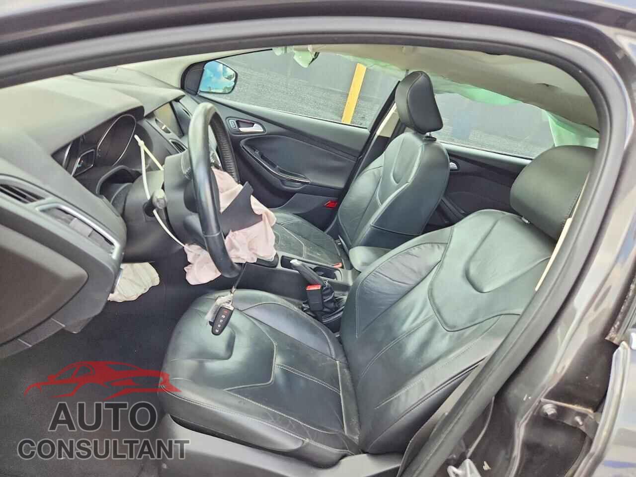 FORD FOCUS 2015 - 1FADP3N21FL278119