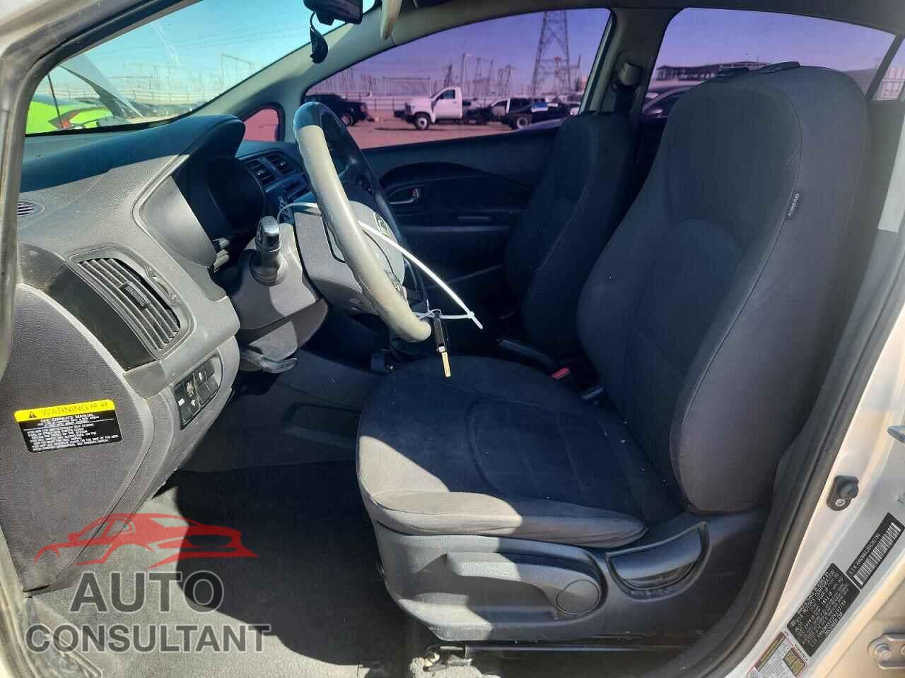 KIA RIO 2013 - KNADM4A31D6282784