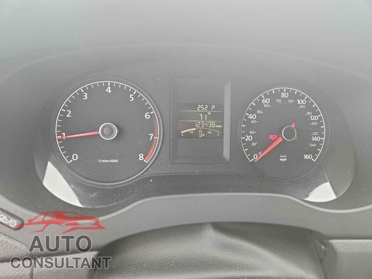 VOLKSWAGEN JETTA 2013 - 3VW2K7AJ5DM269145