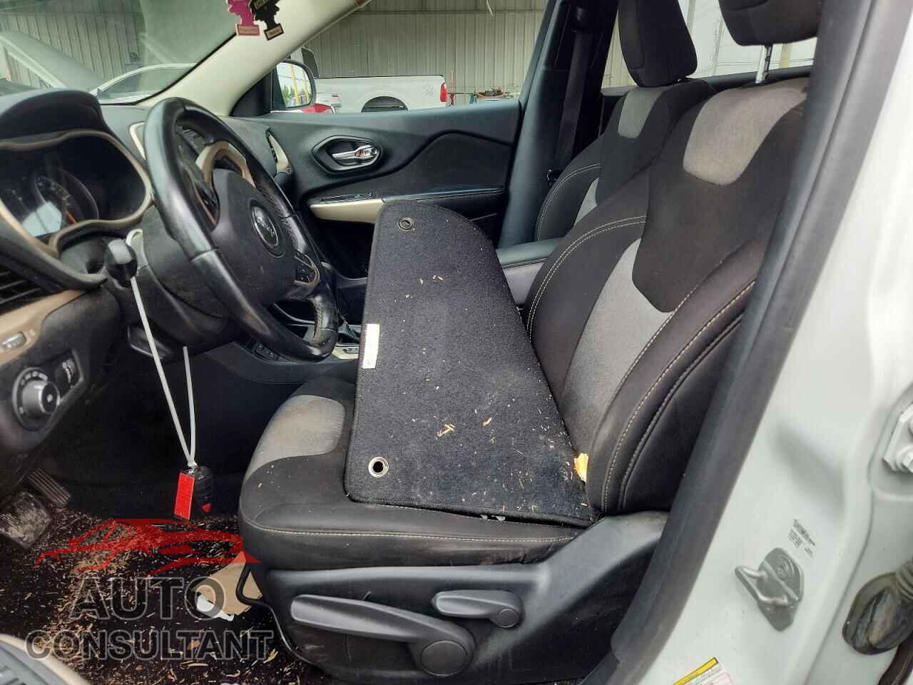 JEEP CHEROKEE 2018 - 1C4PJLCB6JD577233
