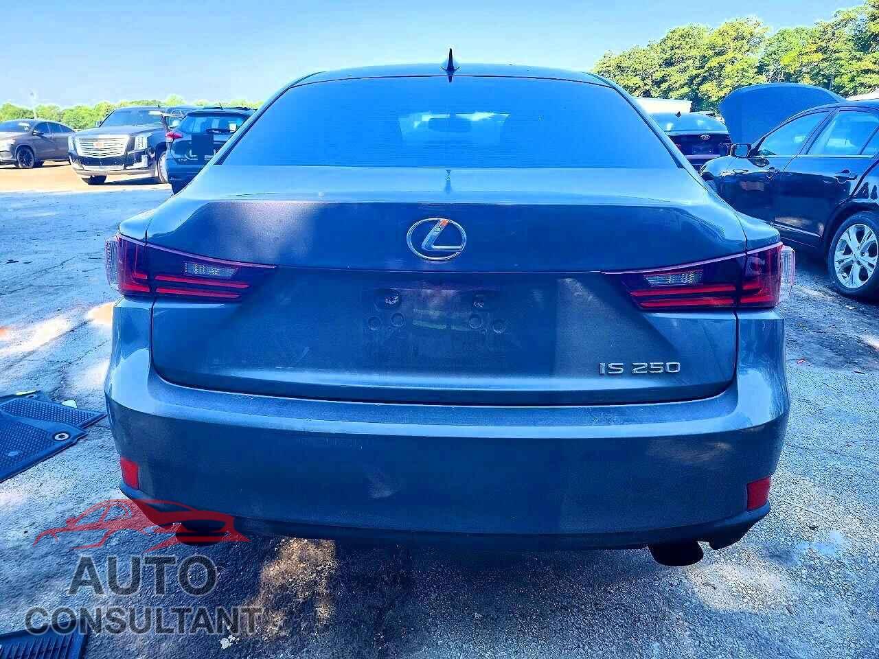 LEXUS IS 2014 - JTHBF1D20E5010657