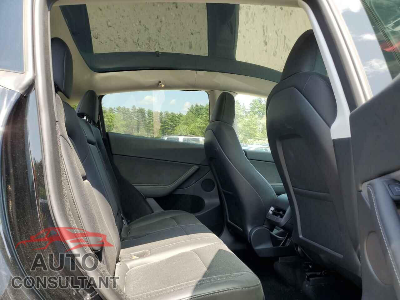 TESLA MODEL Y 2023 - 7SAYGDEEXPF751826