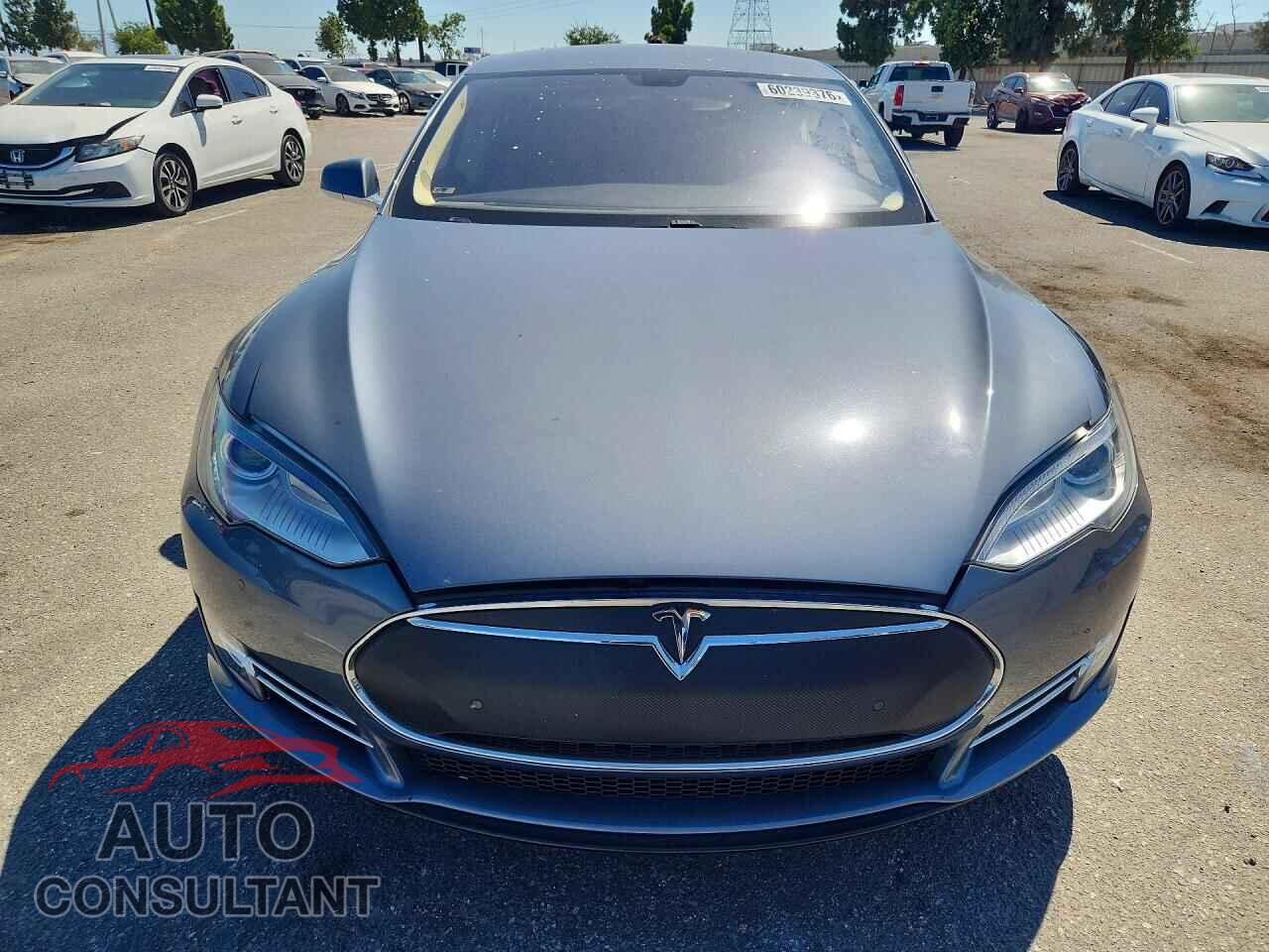 TESLA MODEL S 2013 - 5YJSA1CP5DFP24763