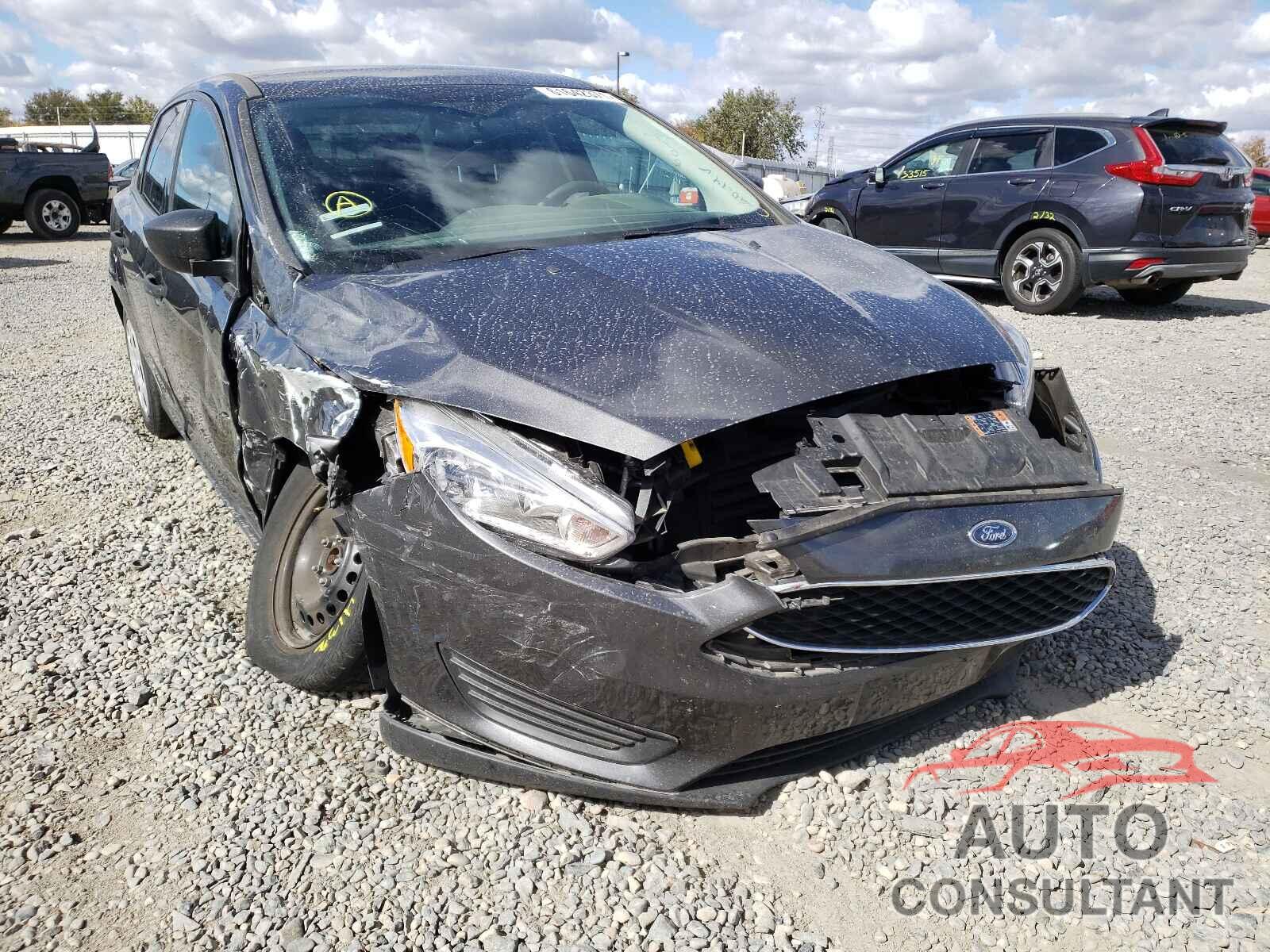 FORD FOCUS 2018 - 1FADP3E20JL261076