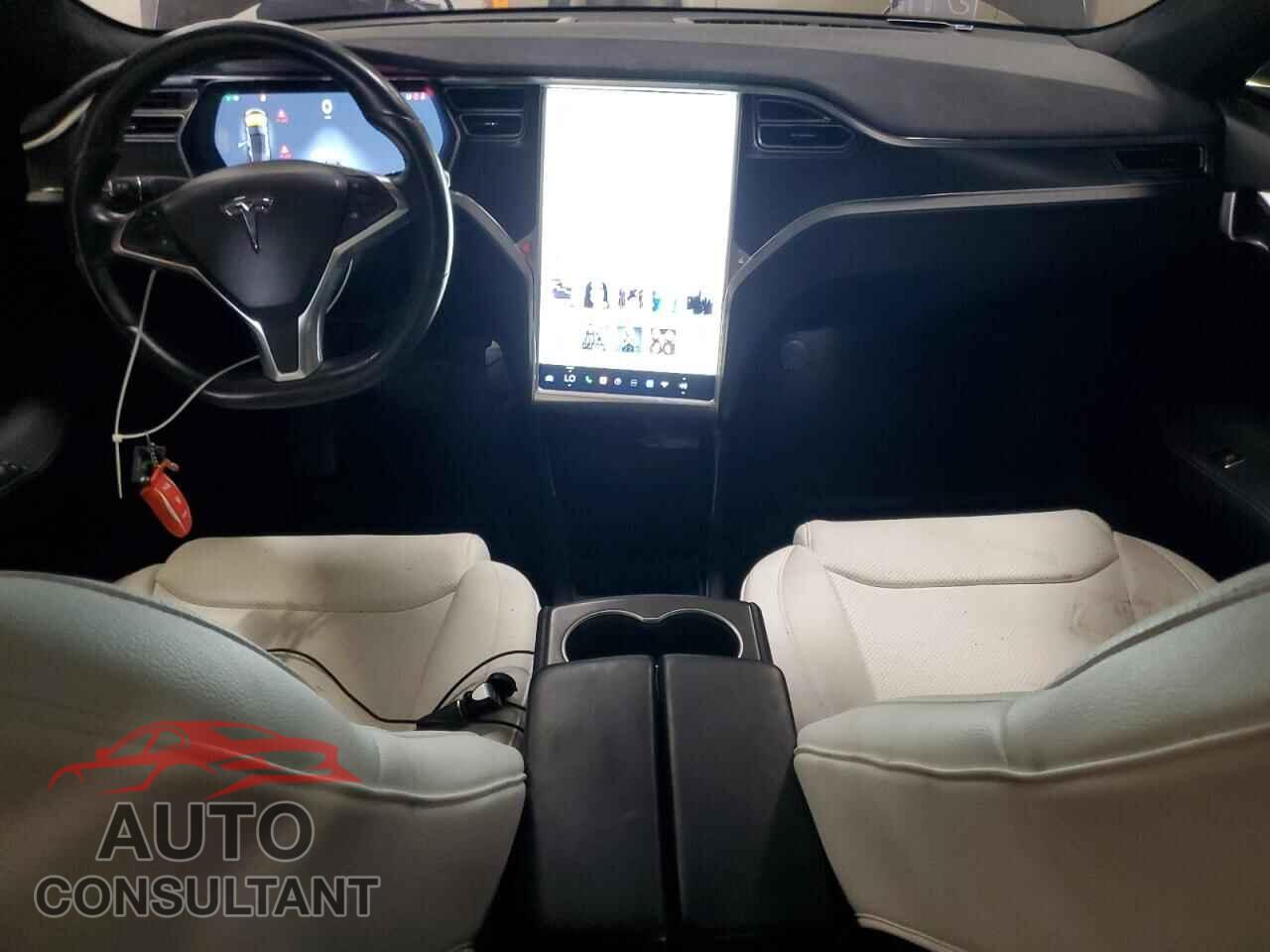 TESLA MODEL S 2015 - 5YJSA1E24FF117516