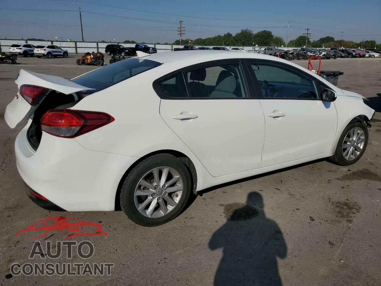 KIA FORTE 2017 - 3KPFK4A74HE048840