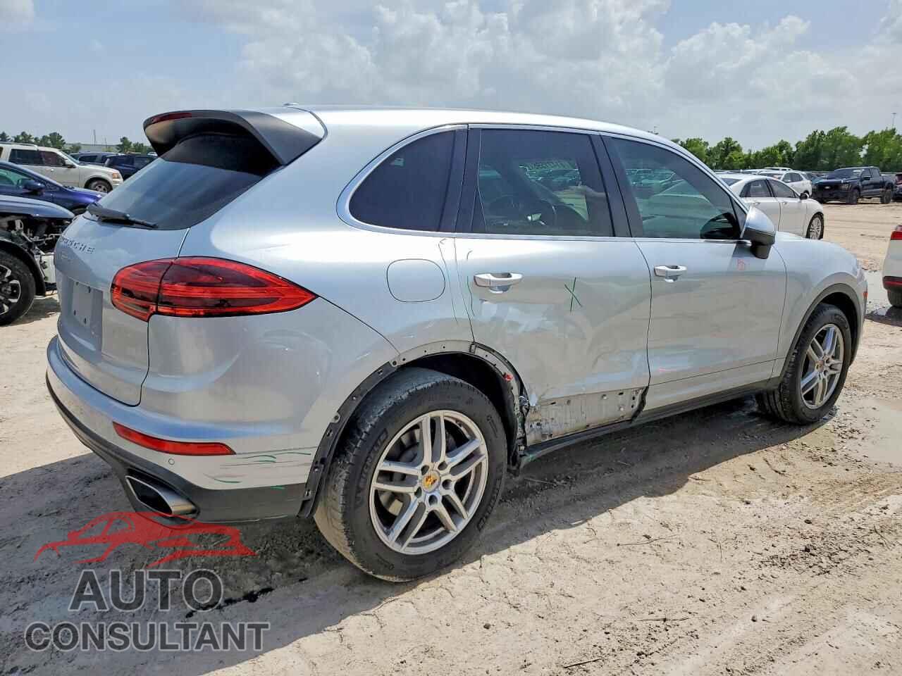 PORSCHE CAYENNE 2016 - WP1AA2A2XGKA11405