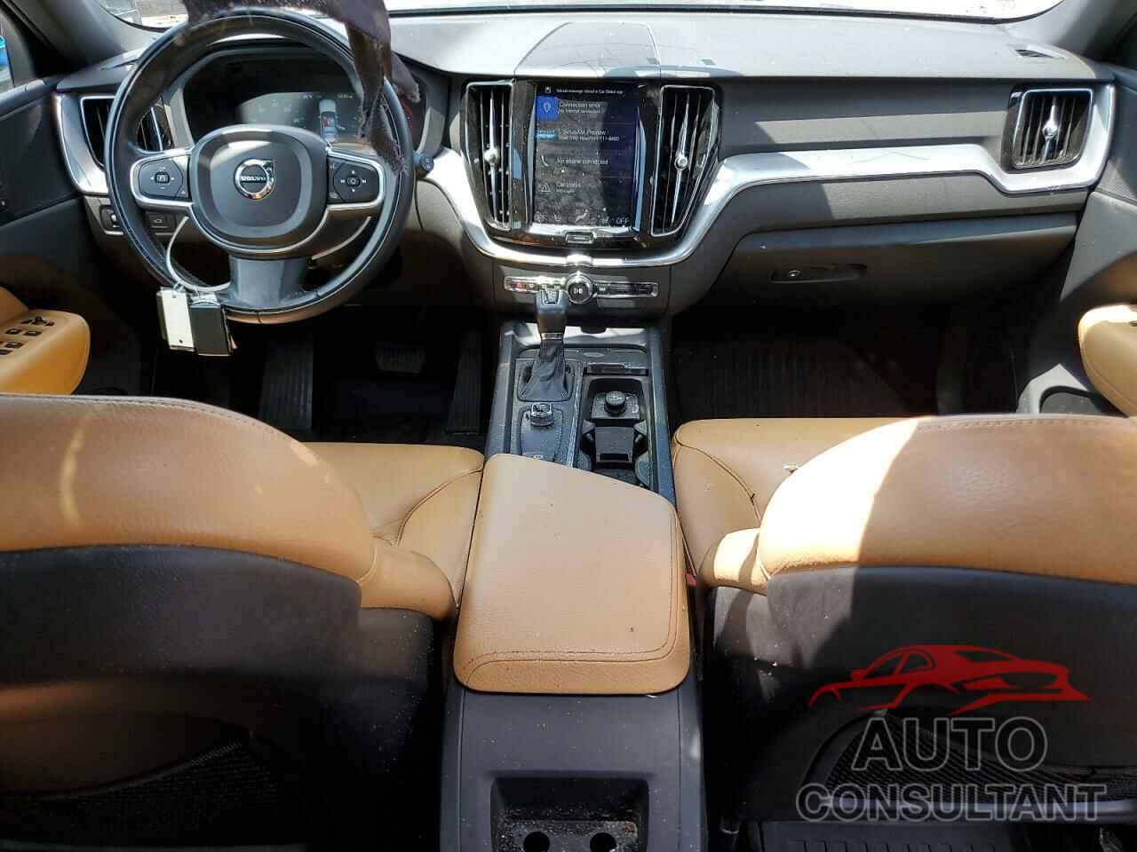 VOLVO XC60 2018 - LYV102RK0JB106179