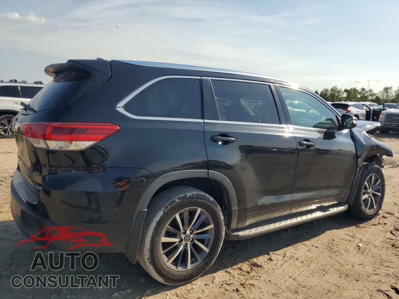 TOYOTA HIGHLANDER 2017 - 5TDKZRFH0HS523057