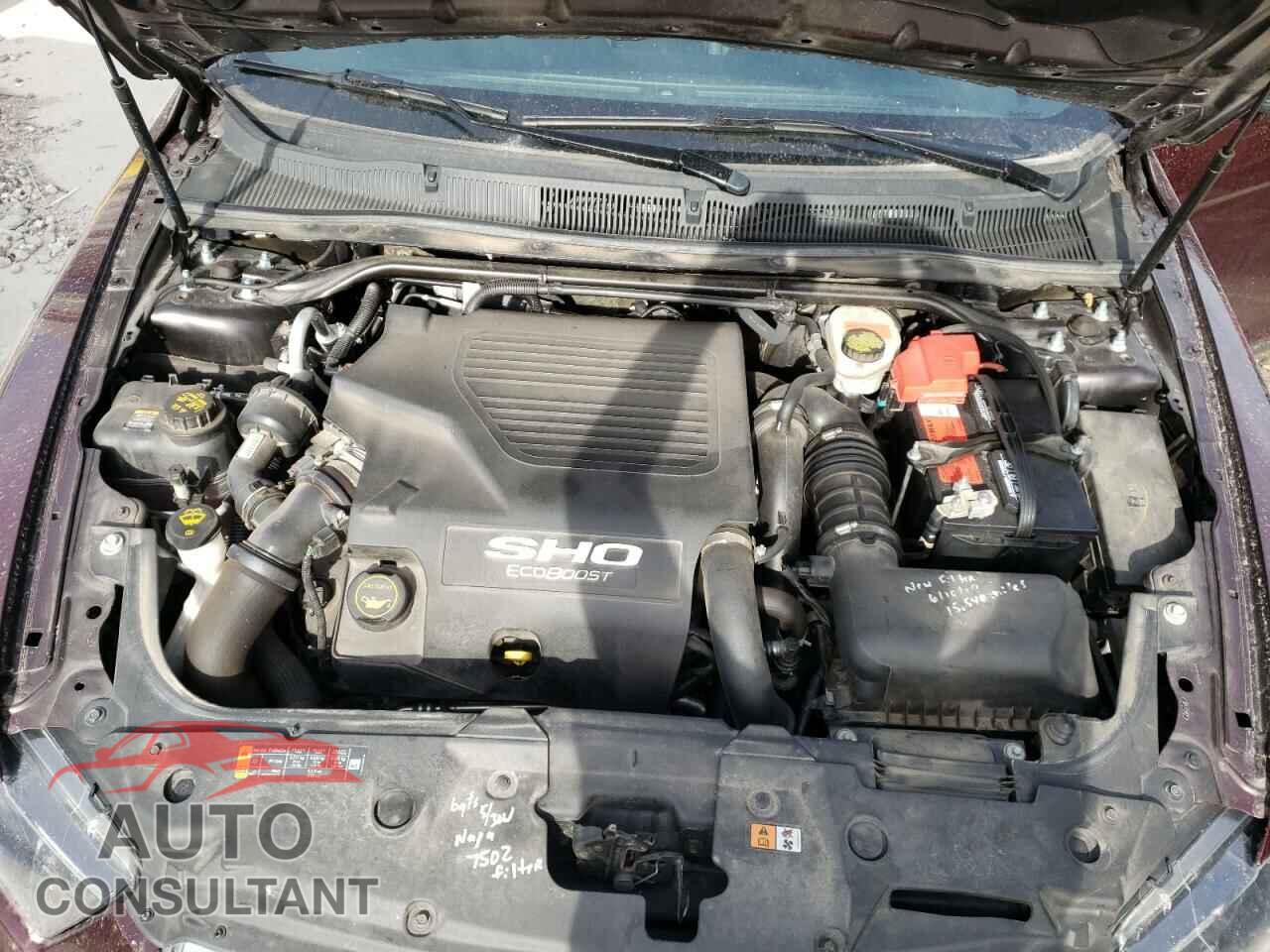 FORD TAURUS 2018 - 1FAHP2KT8JG116224