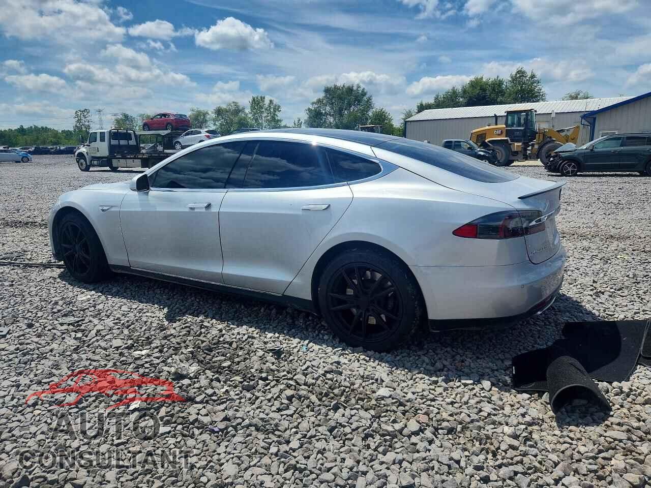 TESLA MODEL S 2014 - 5YJSA1H17EFP49928